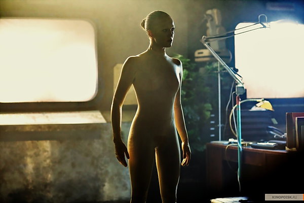 kinopoisk.ru-The-Machine-2332451.jpg